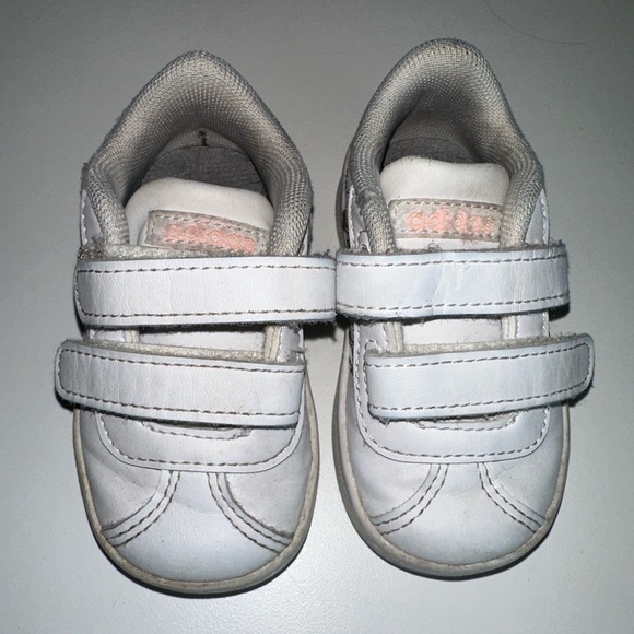 Adidas baby girl shoes size 4 - Picture 2 of 3